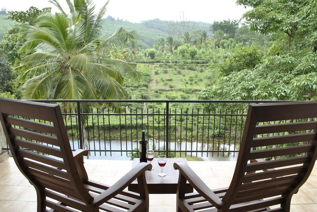 Ratnaloka Tour Inns Ratnapura Exterior photo