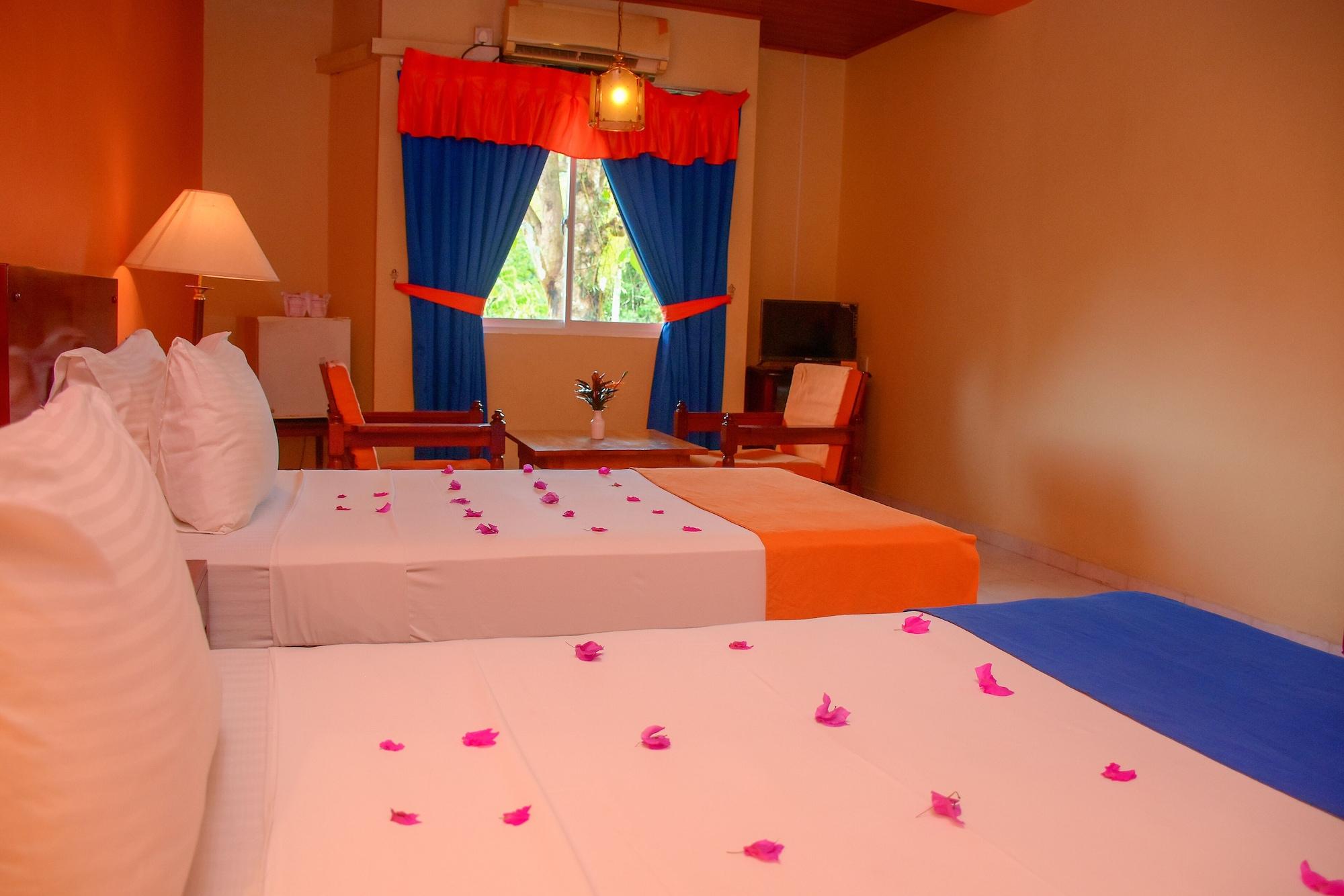 Ratnaloka Tour Inns Ratnapura Exterior photo