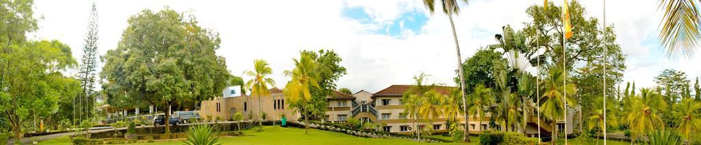 Ratnaloka Tour Inns Ratnapura Exterior photo