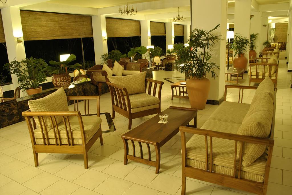 Ratnaloka Tour Inns Ratnapura Exterior photo
