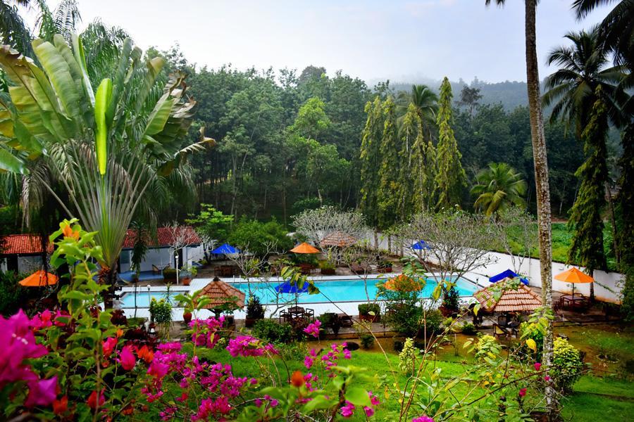 Ratnaloka Tour Inns Ratnapura Exterior photo