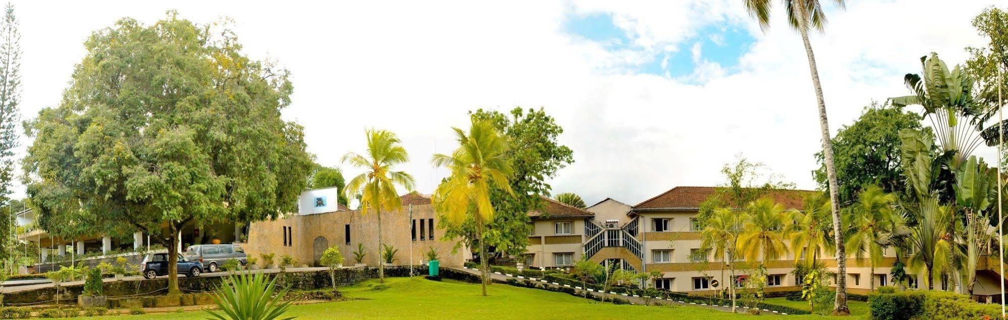 Ratnaloka Tour Inns Ratnapura Exterior photo