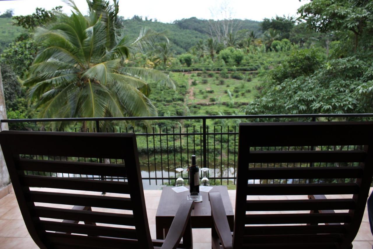 Ratnaloka Tour Inns Ratnapura Exterior photo